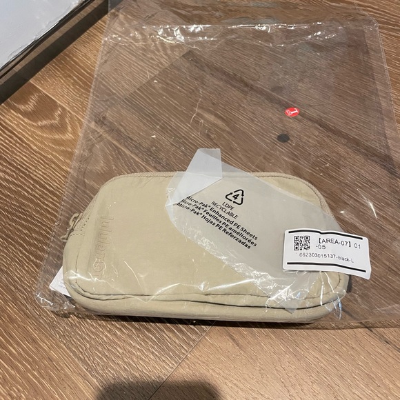 Lululemon mini belt bag, trench/black - Picture 2 of 2